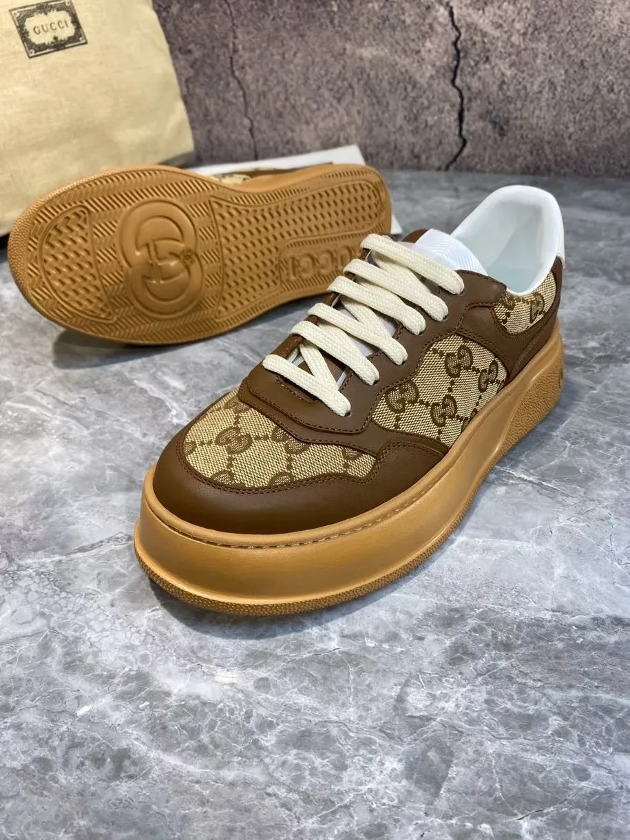 P640 top version, full of styling effect, the common practice of soft treading in the market, 💣💣💣gucci2023 early spring Gucci g home latest hot model mac80 sports shoes couple style casual retro old dirty shoes small dirty shoes white shoes 🌸🌸🌸 original purchase and development production Gucci mac80 new hot model series The exquisite and compact interlocking double G logo romantically interprets the aesthetic concept of this series. Made of off-white leather, ▪️Material: Original custom-made imported first-layer cowhide ▪️Inner lining: Original custom-made imported breathable mesh ▪️Outsole: Original molded two-color TPU outsole ▪️Sole thickness: 3cm ▪️Size: 35-40 for women and 39-45 for men